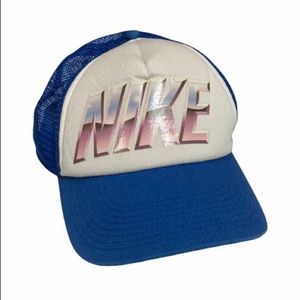 Y2K Nike Trucker 🧢